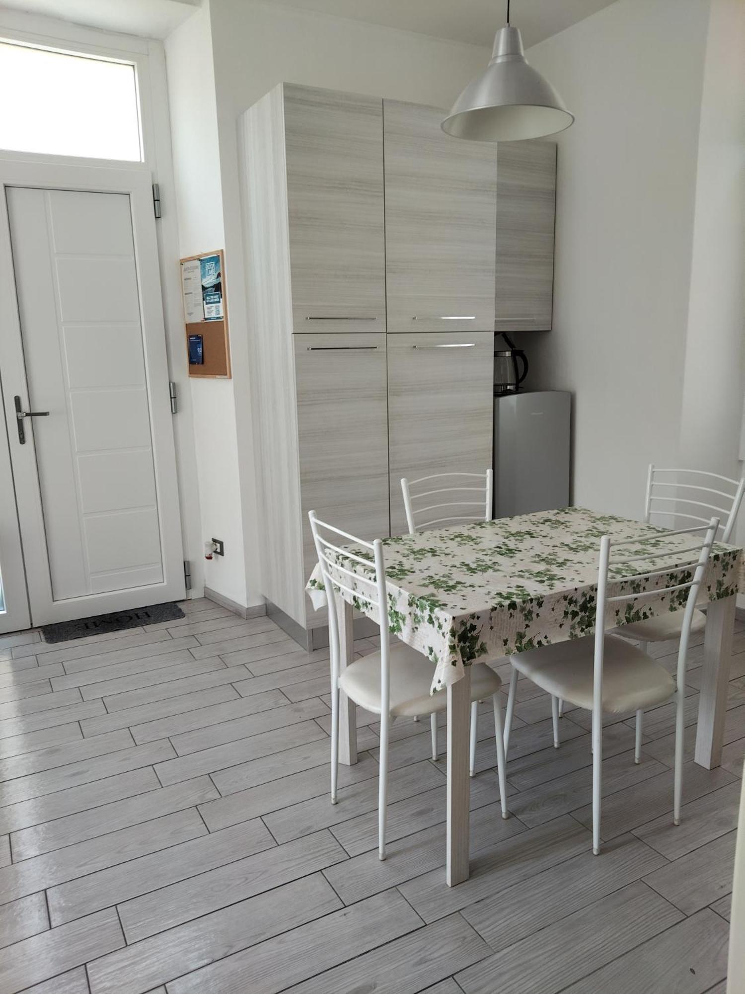 La Casalina Apartment โอเมญา ภายนอก รูปภาพ