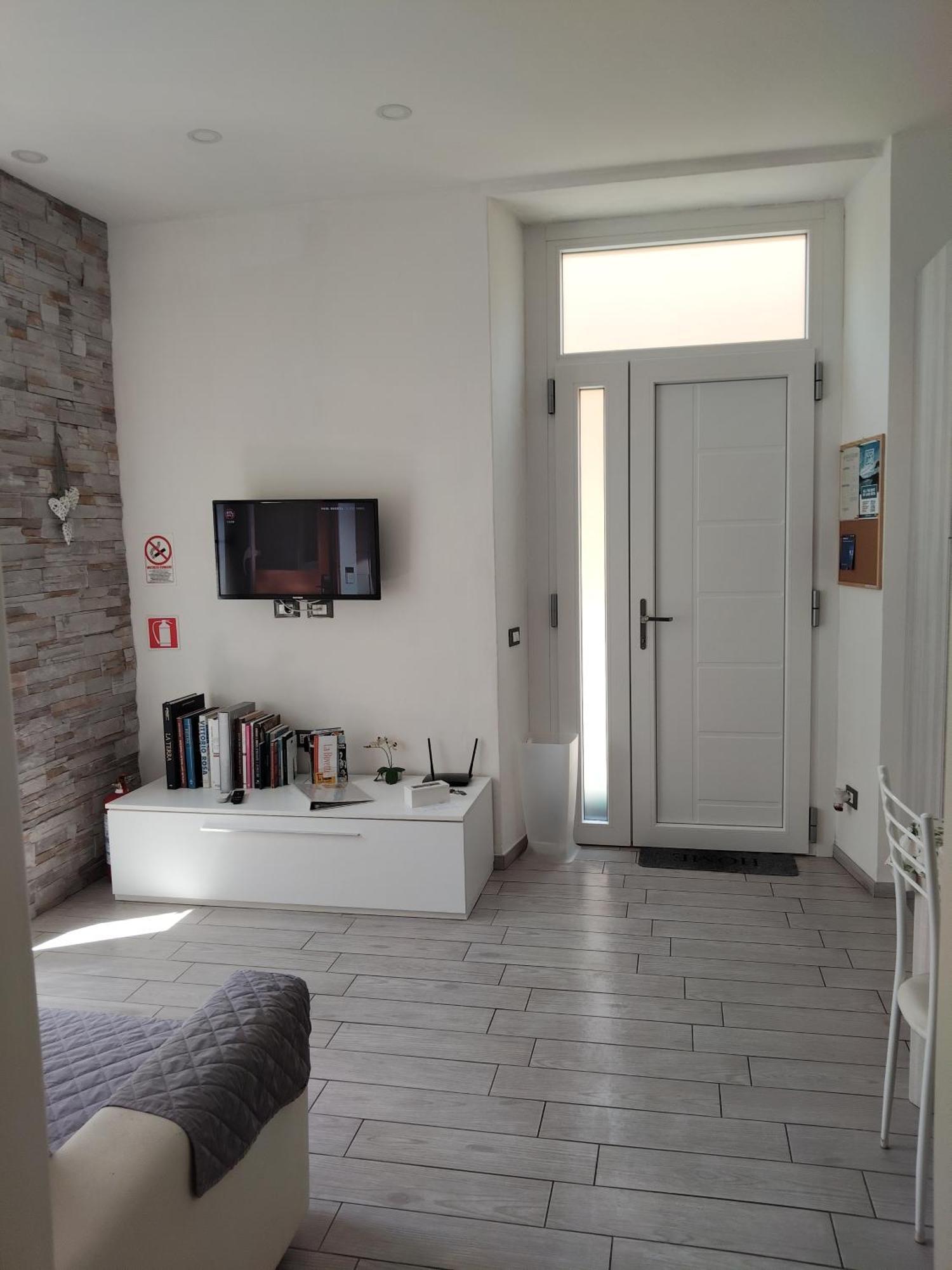 La Casalina Apartment โอเมญา ภายนอก รูปภาพ